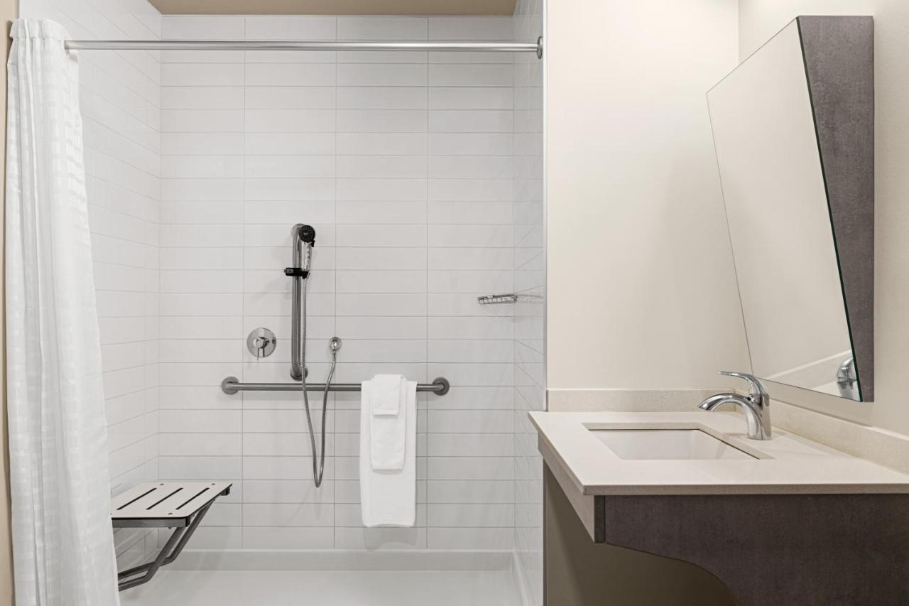 Microtel Inn & Suites By Wyndham Boisbriand Sainte-Thérèse-de-Blainville المظهر الخارجي الصورة