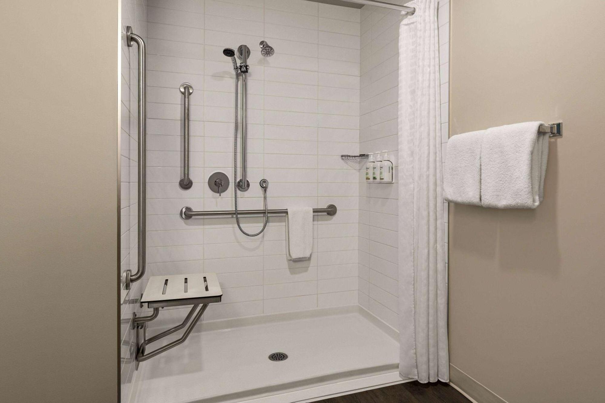 Microtel Inn & Suites By Wyndham Boisbriand Sainte-Thérèse-de-Blainville المظهر الخارجي الصورة