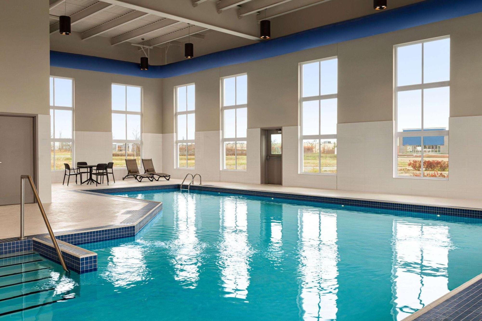 Microtel Inn & Suites By Wyndham Boisbriand Sainte-Thérèse-de-Blainville المظهر الخارجي الصورة