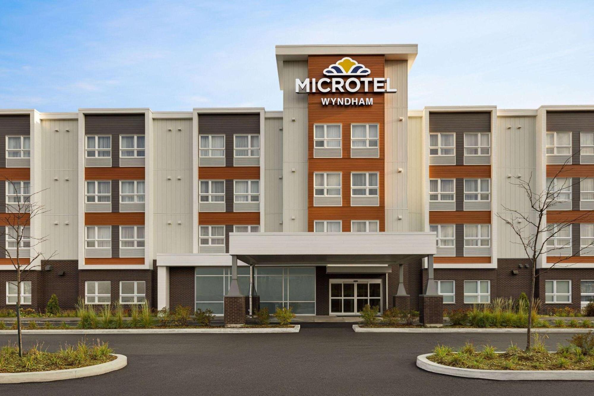 Microtel Inn & Suites By Wyndham Boisbriand Sainte-Thérèse-de-Blainville المظهر الخارجي الصورة
