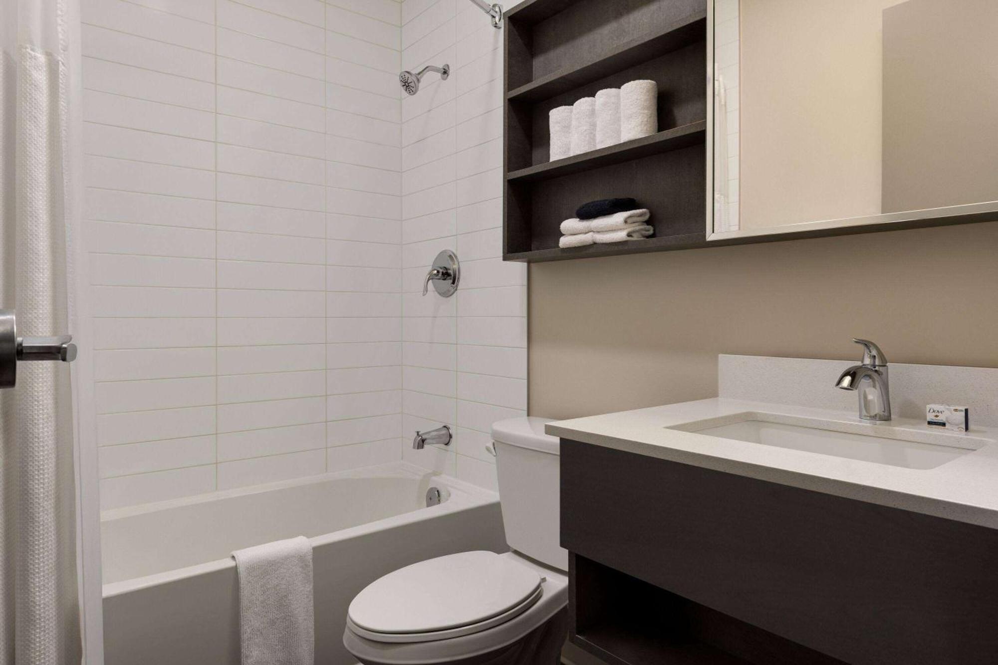 Microtel Inn & Suites By Wyndham Boisbriand Sainte-Thérèse-de-Blainville المظهر الخارجي الصورة