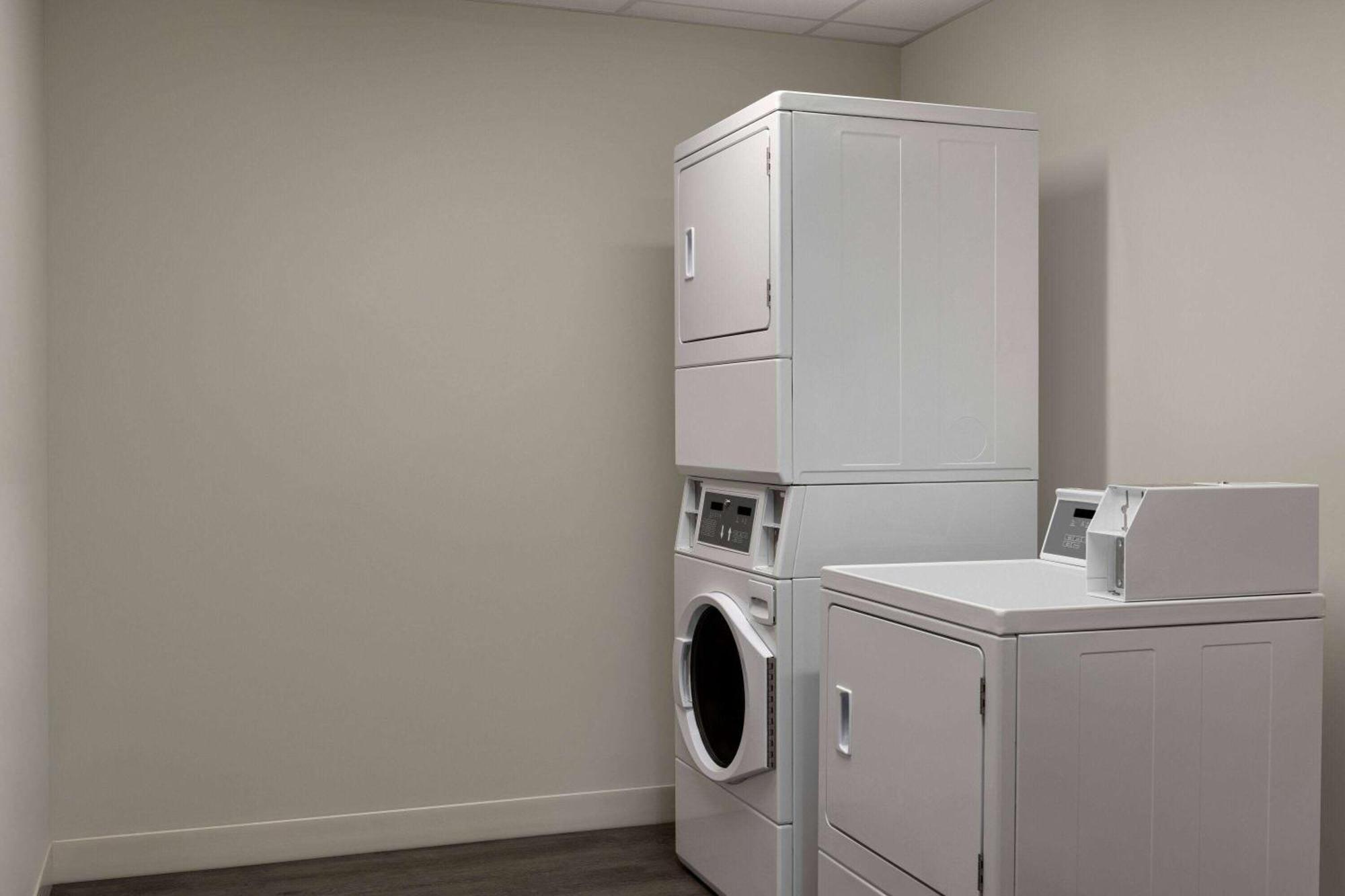 Microtel Inn & Suites By Wyndham Boisbriand Sainte-Thérèse-de-Blainville المظهر الخارجي الصورة
