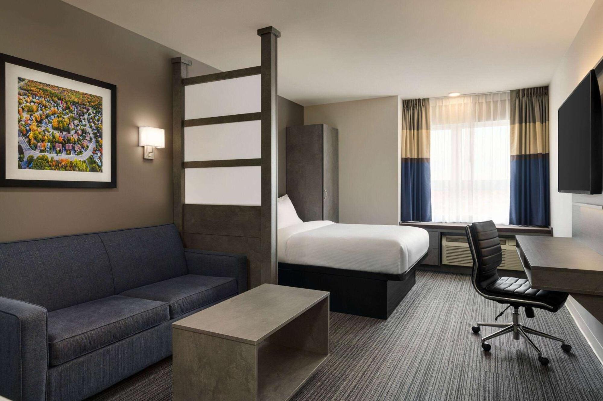 Microtel Inn & Suites By Wyndham Boisbriand Sainte-Thérèse-de-Blainville المظهر الخارجي الصورة