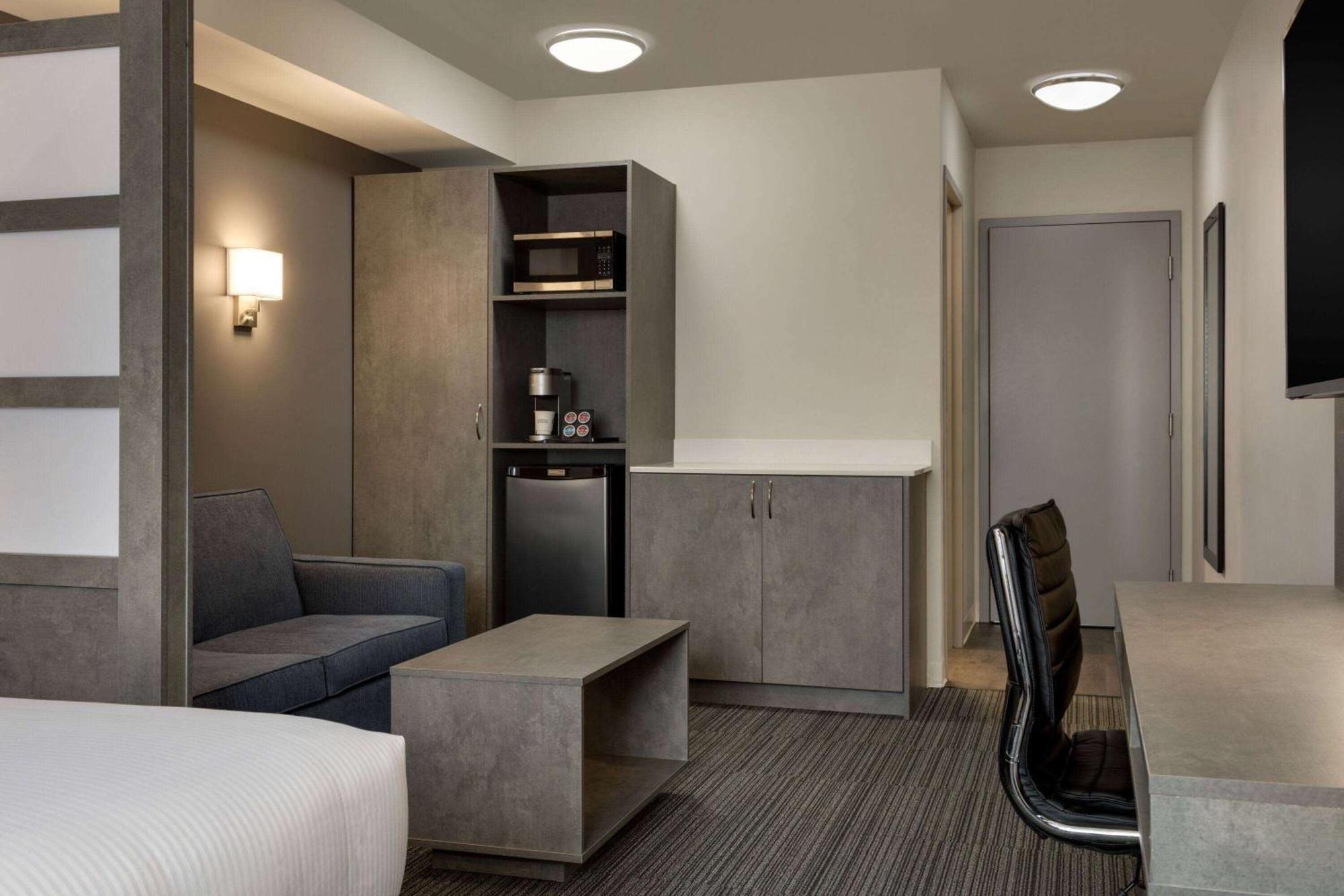 Microtel Inn & Suites By Wyndham Boisbriand Sainte-Thérèse-de-Blainville المظهر الخارجي الصورة