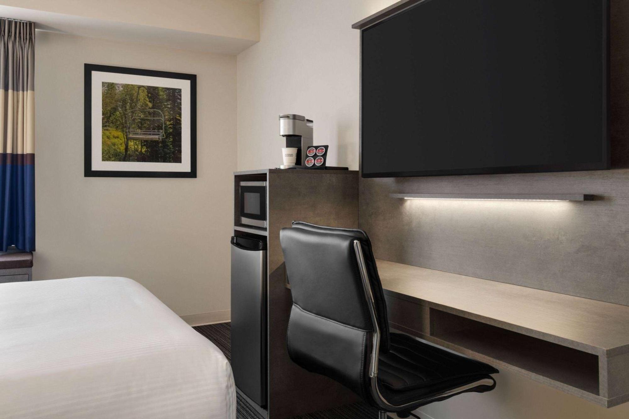 Microtel Inn & Suites By Wyndham Boisbriand Sainte-Thérèse-de-Blainville المظهر الخارجي الصورة